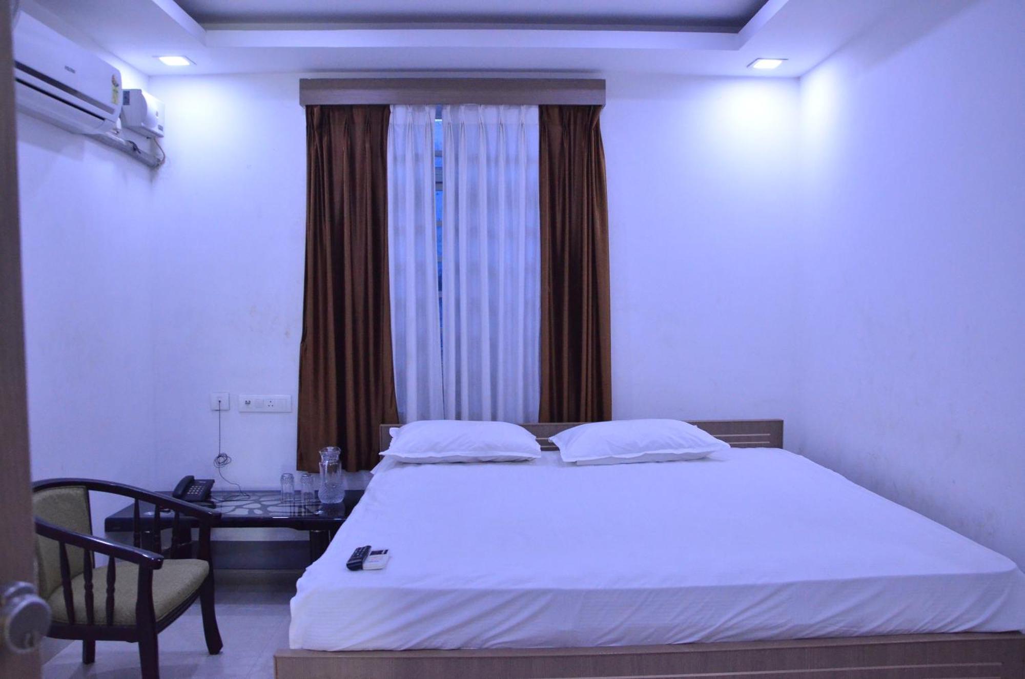 Golden Grand By Xury Hotels Tiruchchendūr Exterior foto